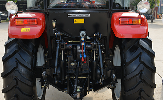 利来w66国际-600型拖拉机